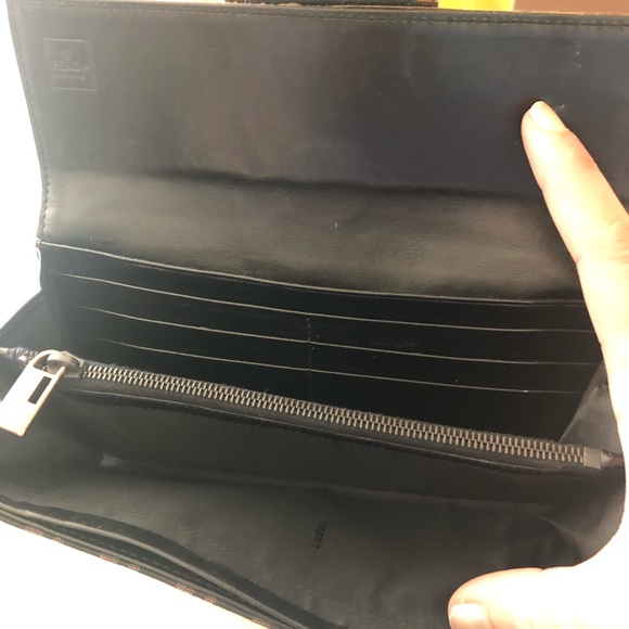 💯authentic Fendi - Picture 2 of 10